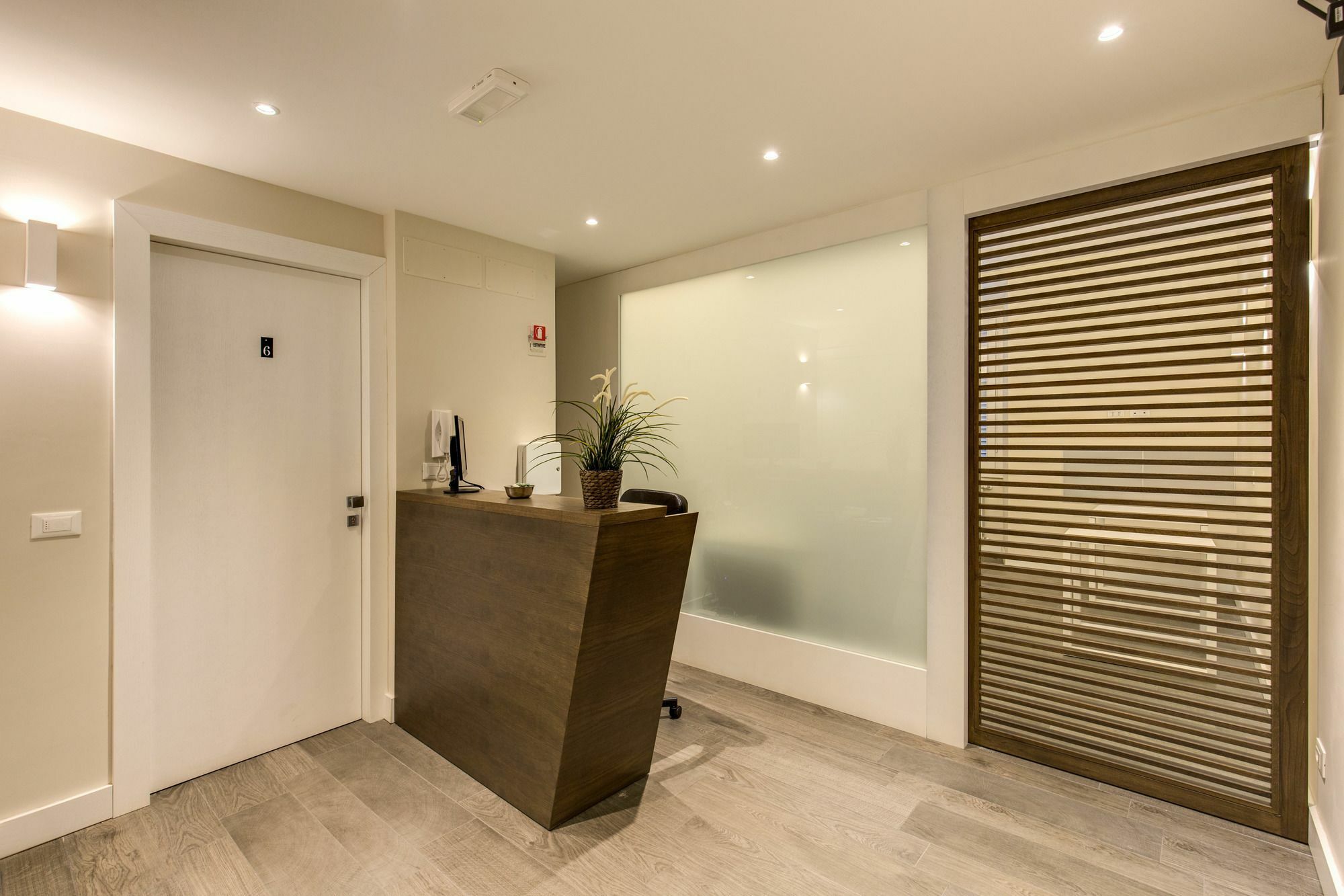 Wrh Suites Rome Bagian luar foto