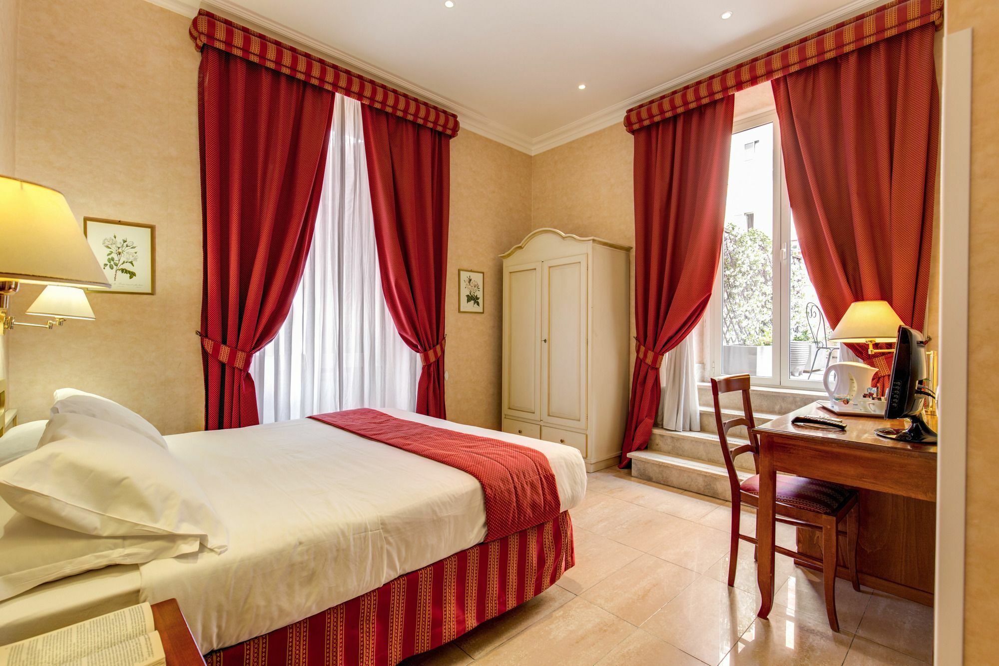 Wrh Suites Rome Bagian luar foto